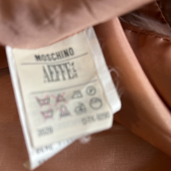 A beautiful, cheap and cheek, Moschino tailored blazer - Picture 9 of 9